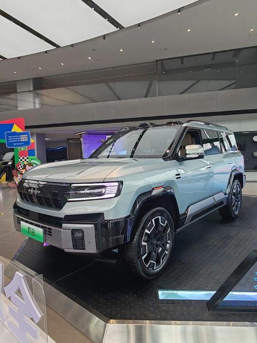 惠州77比亚迪方程豹硬派越野的爆款，英菲尼迪35周年与你共成长